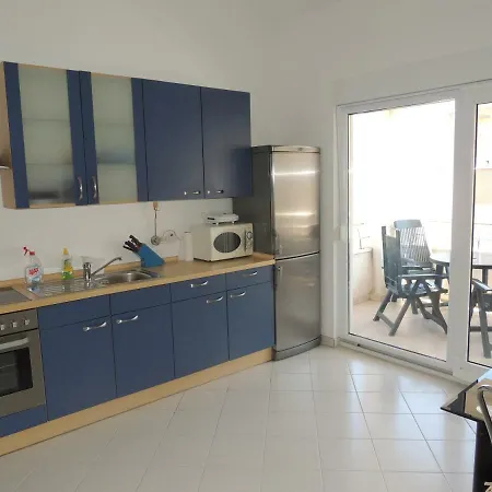 Apartment Naomi And Marsel Trogir