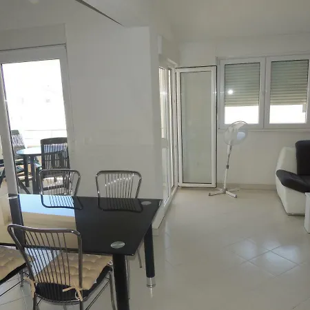 Naomi And Marsel Apartment *