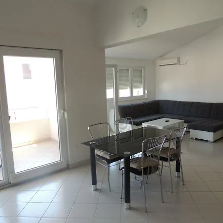 Apartment Naomi And Marsel *