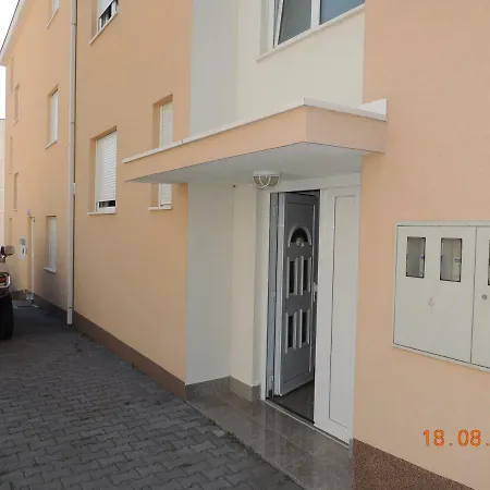 Apartman Naomi And Marsel