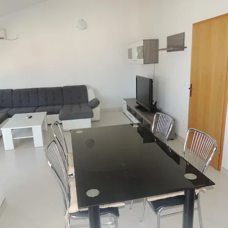 Naomi And Marsel Apartment *